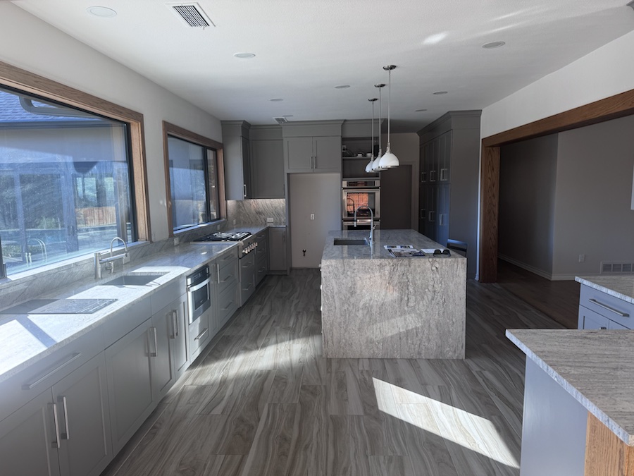 Finished residential kitchen from the AJS project portfolio